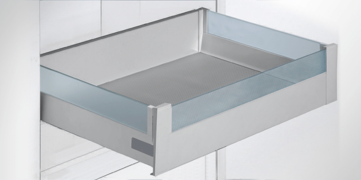 Pot and Pan Drawer MB PLUS Height 152 mm. – Interior drawer glass side – Front glass or aluminium (10)